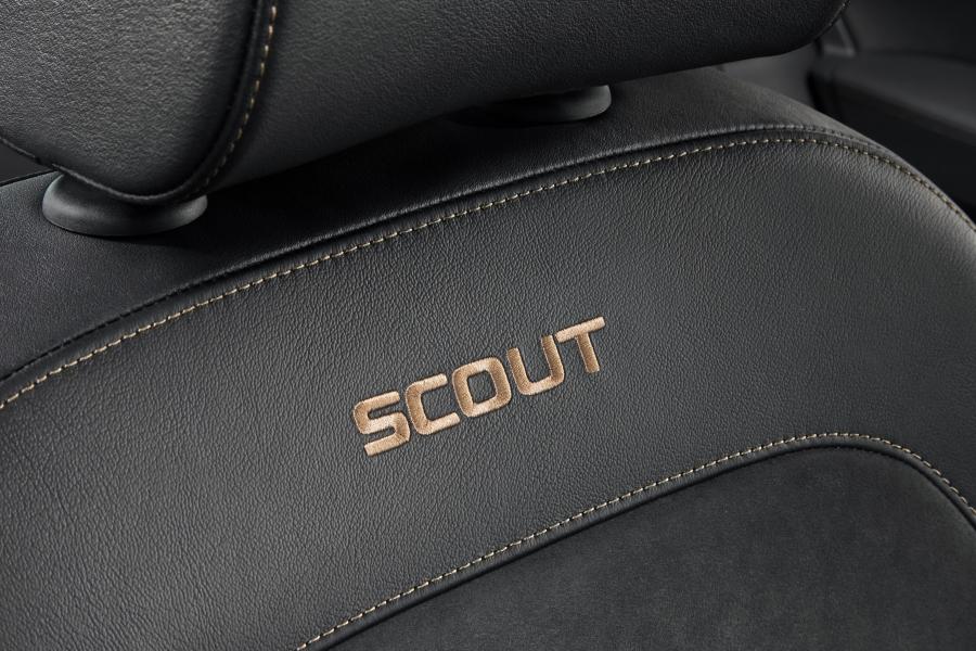 Детали интерьера Skoda Superb Scout 2019 года  (WW) (фото 7 из 72)